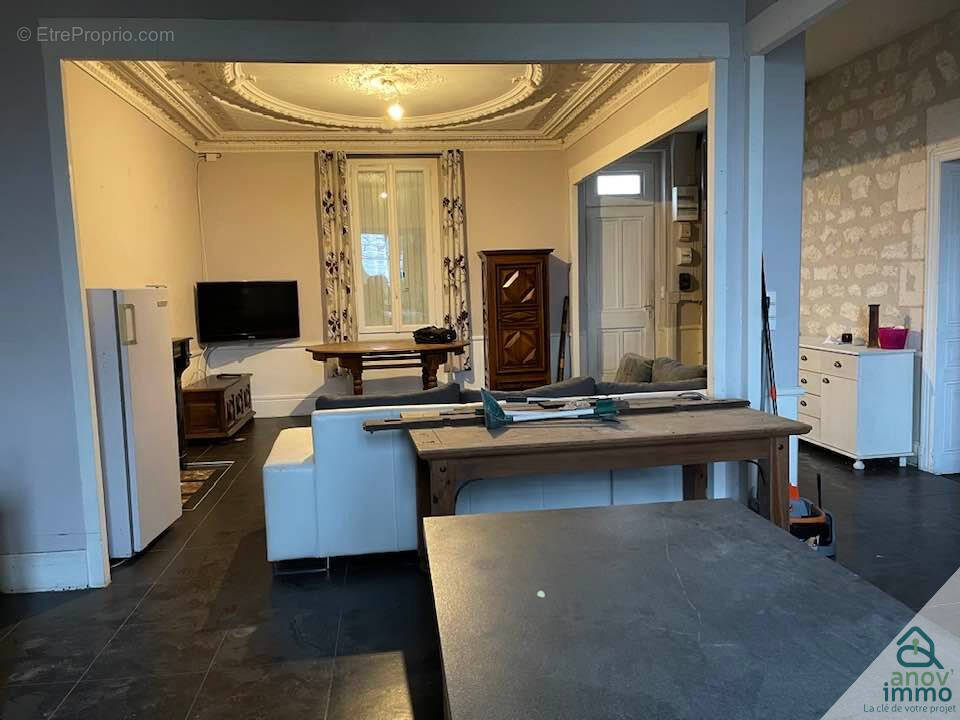 Maison à RUELLE-SUR-TOUVRE