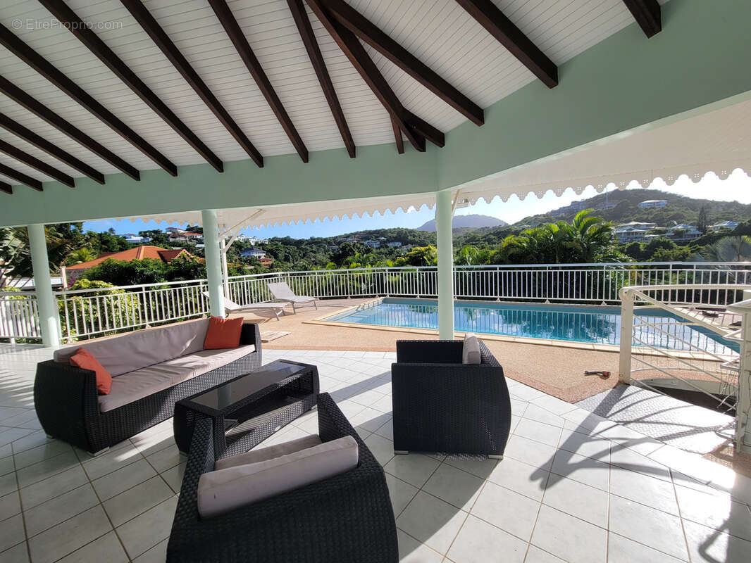 Maison à LES TROIS-ILETS