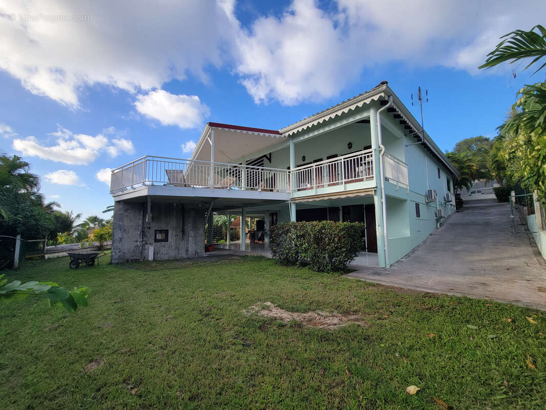 Maison à LES TROIS-ILETS