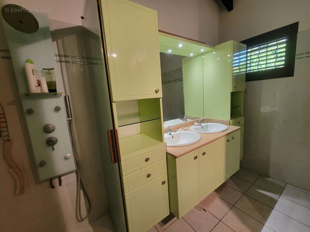 Maison à LES TROIS-ILETS