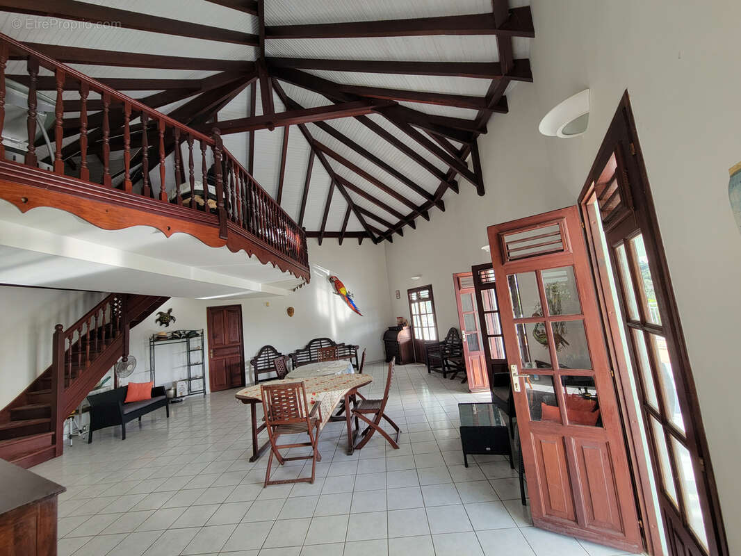 Maison à LES TROIS-ILETS