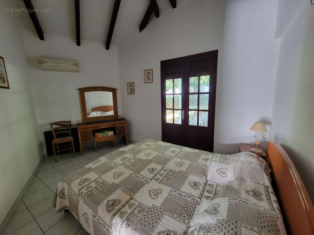 Maison à LES TROIS-ILETS