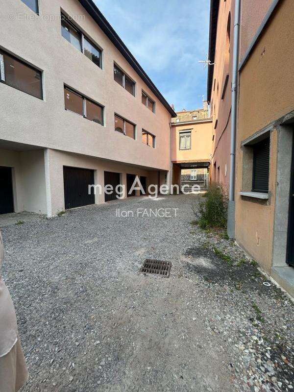 Parking à SAINT-ETIENNE