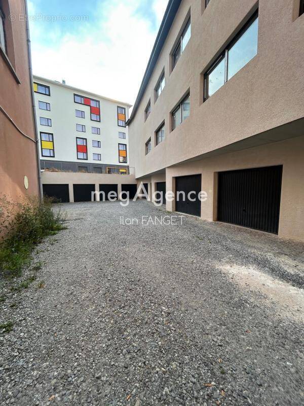 Parking à SAINT-ETIENNE