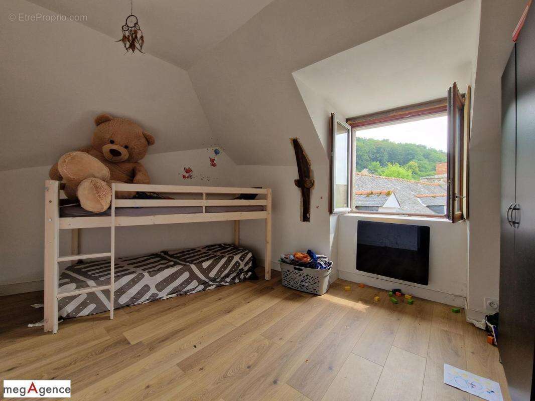 Maison à JUGON-LES-LACS