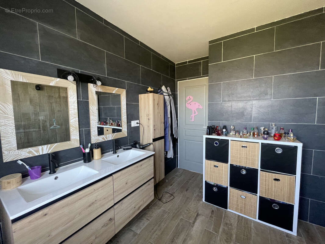 Maison à L&#039;EPINE