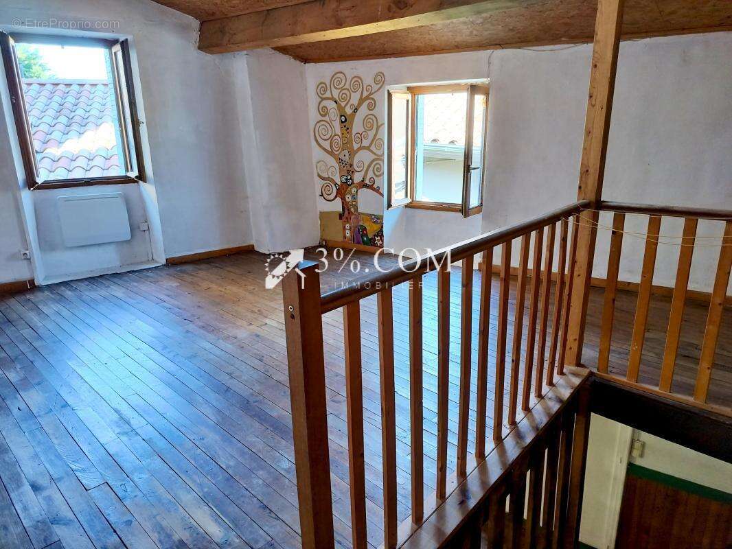 Maison à COLOMBIER-LE-JEUNE