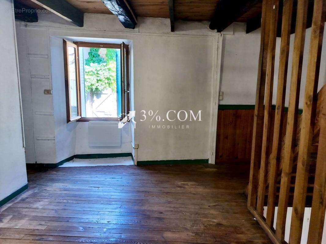 Maison à COLOMBIER-LE-JEUNE