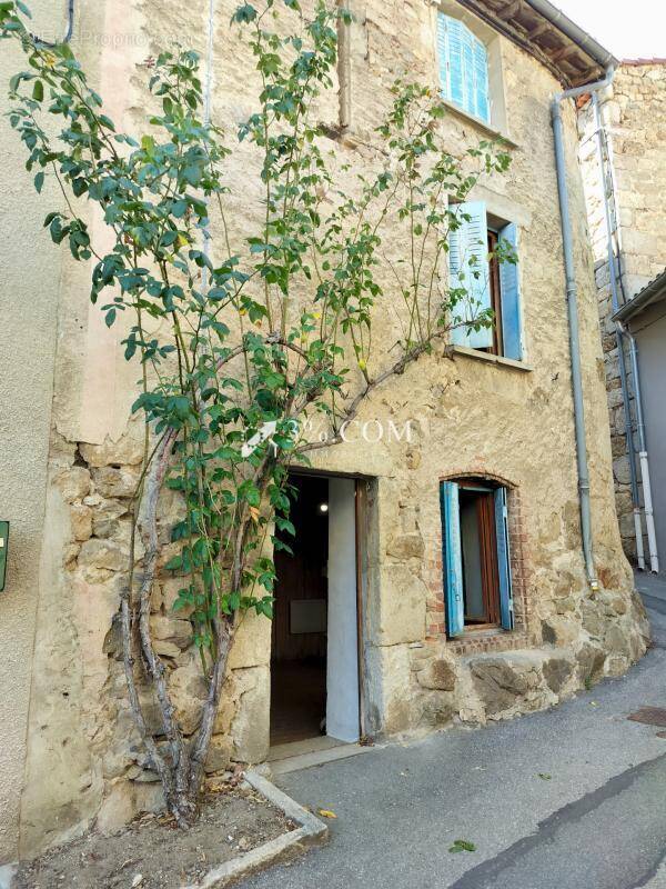 Maison à COLOMBIER-LE-JEUNE