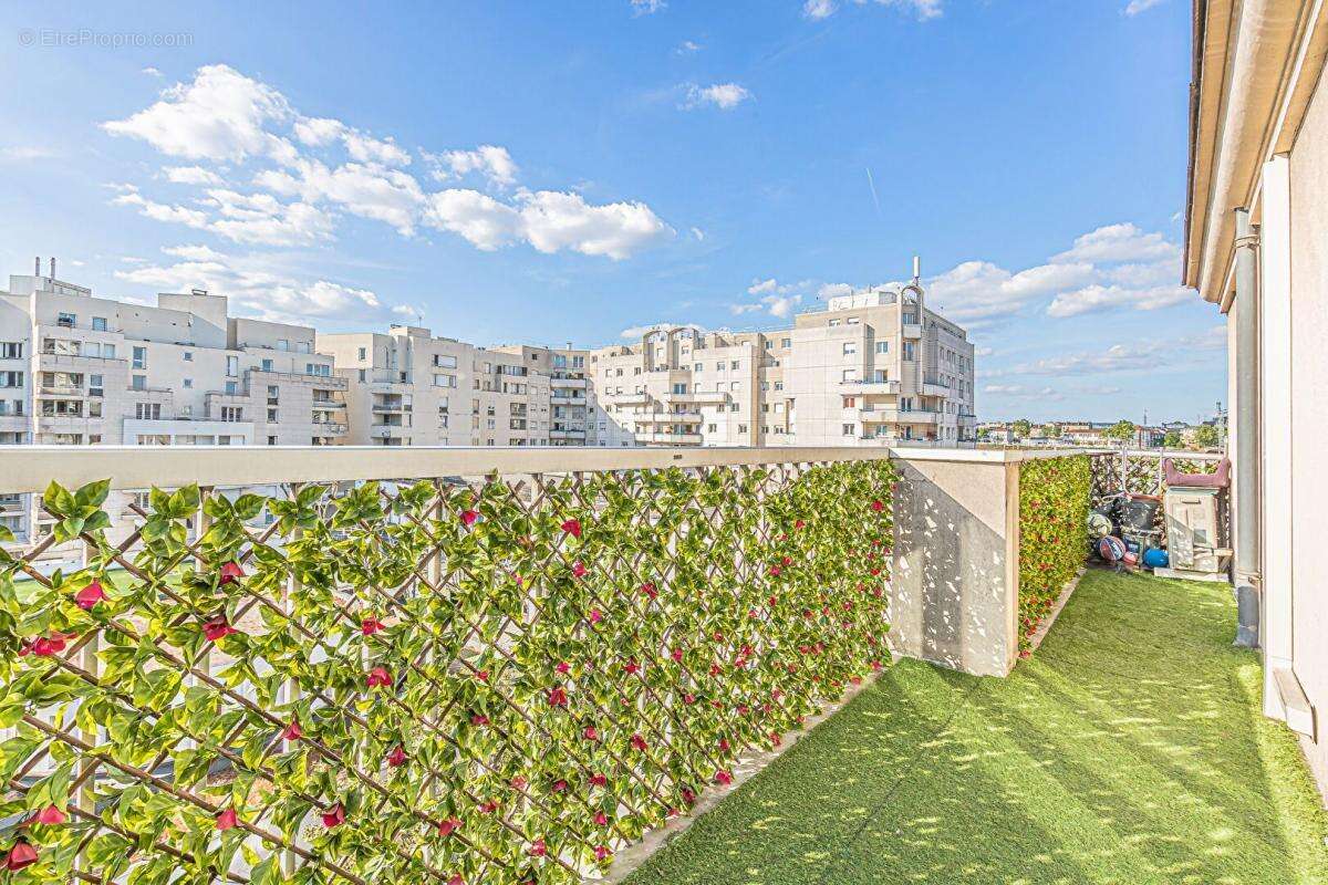 Appartement à CHARENTON-LE-PONT