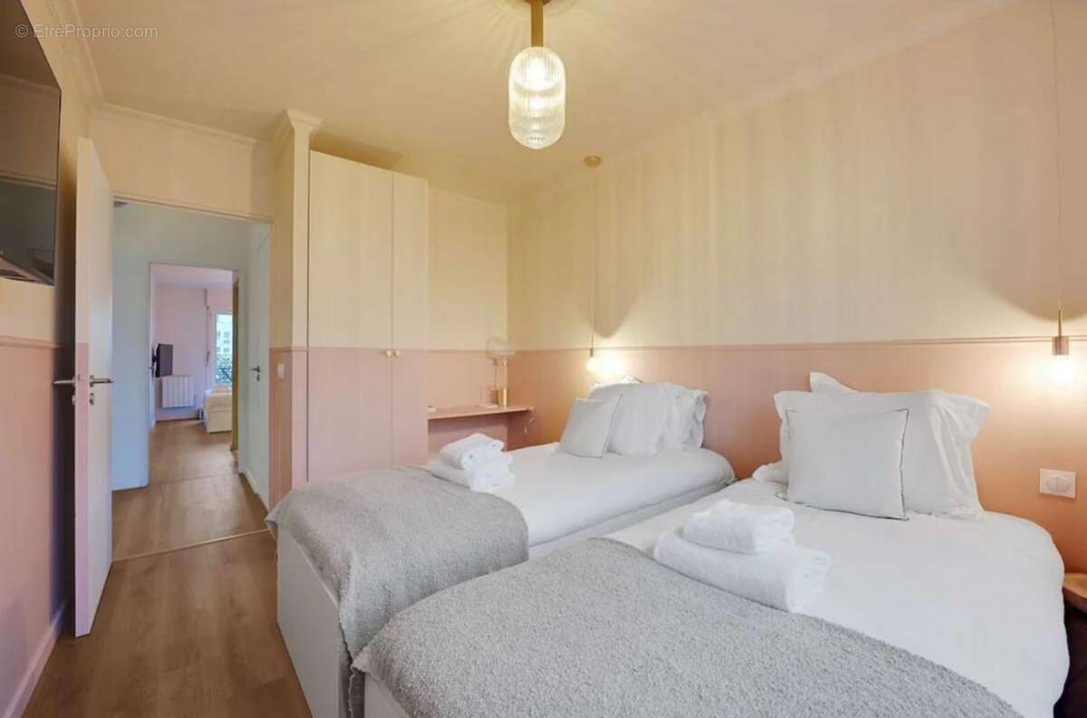 Appartement à CHARENTON-LE-PONT