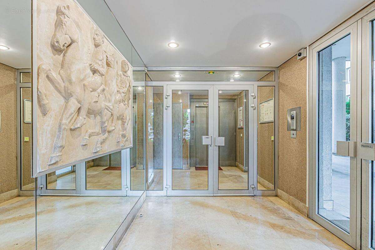 Appartement à CHARENTON-LE-PONT