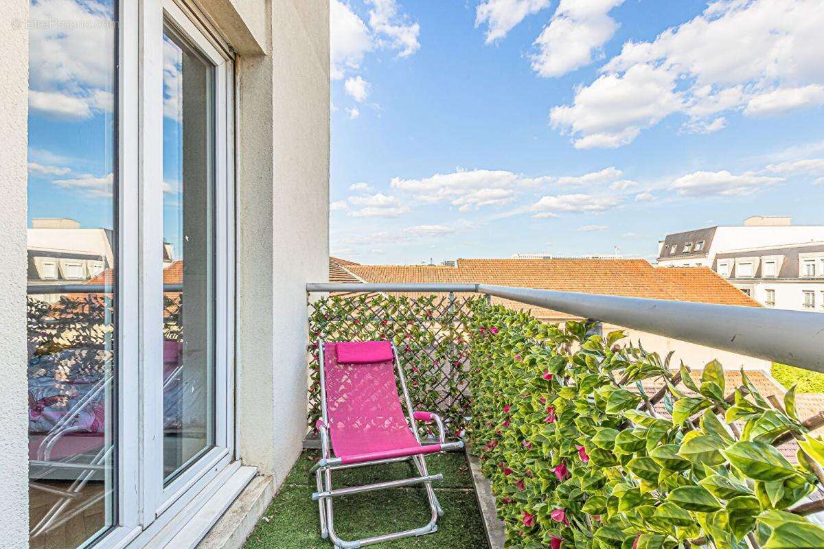 Appartement à CHARENTON-LE-PONT