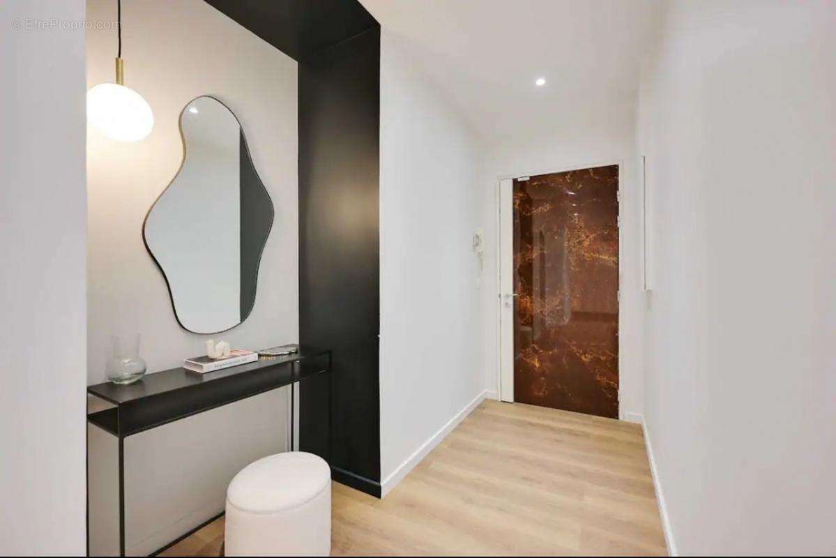 Appartement à CHARENTON-LE-PONT