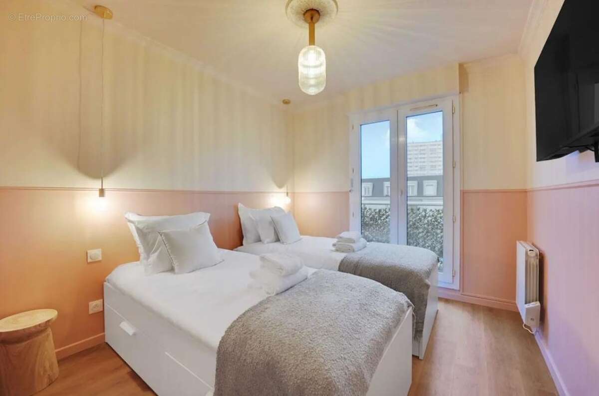 Appartement à CHARENTON-LE-PONT