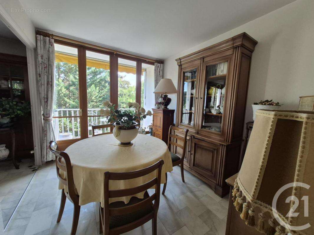 Appartement à ATHIS-MONS