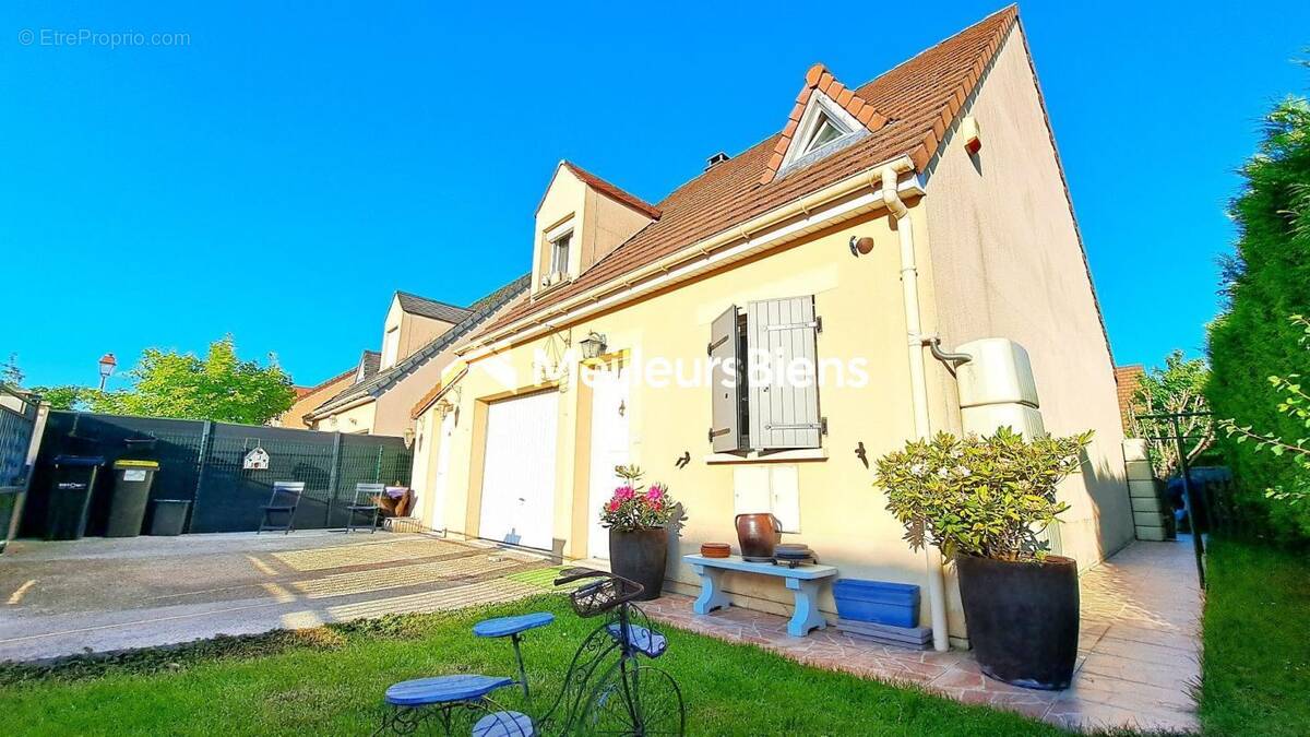 Maison à ROISSY-EN-BRIE