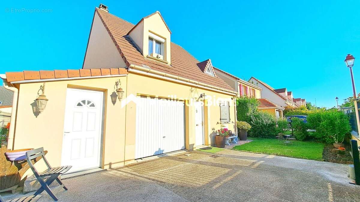 Maison à ROISSY-EN-BRIE