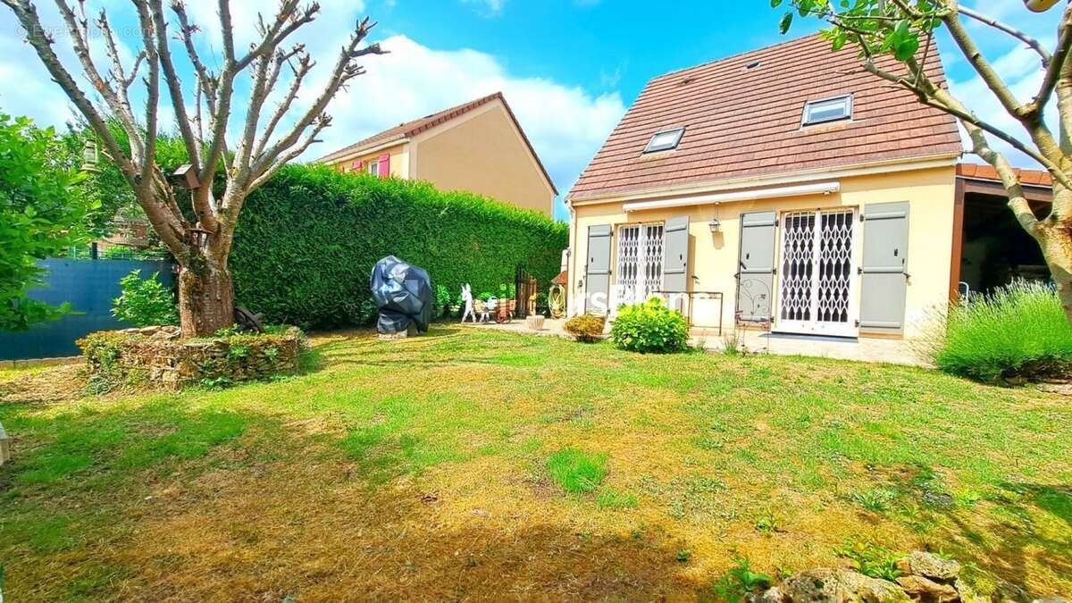 Maison à ROISSY-EN-BRIE