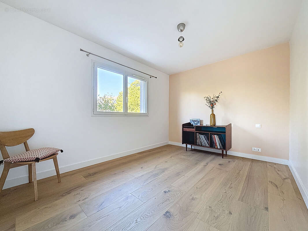 Appartement à SAINT-GENIS-POUILLY