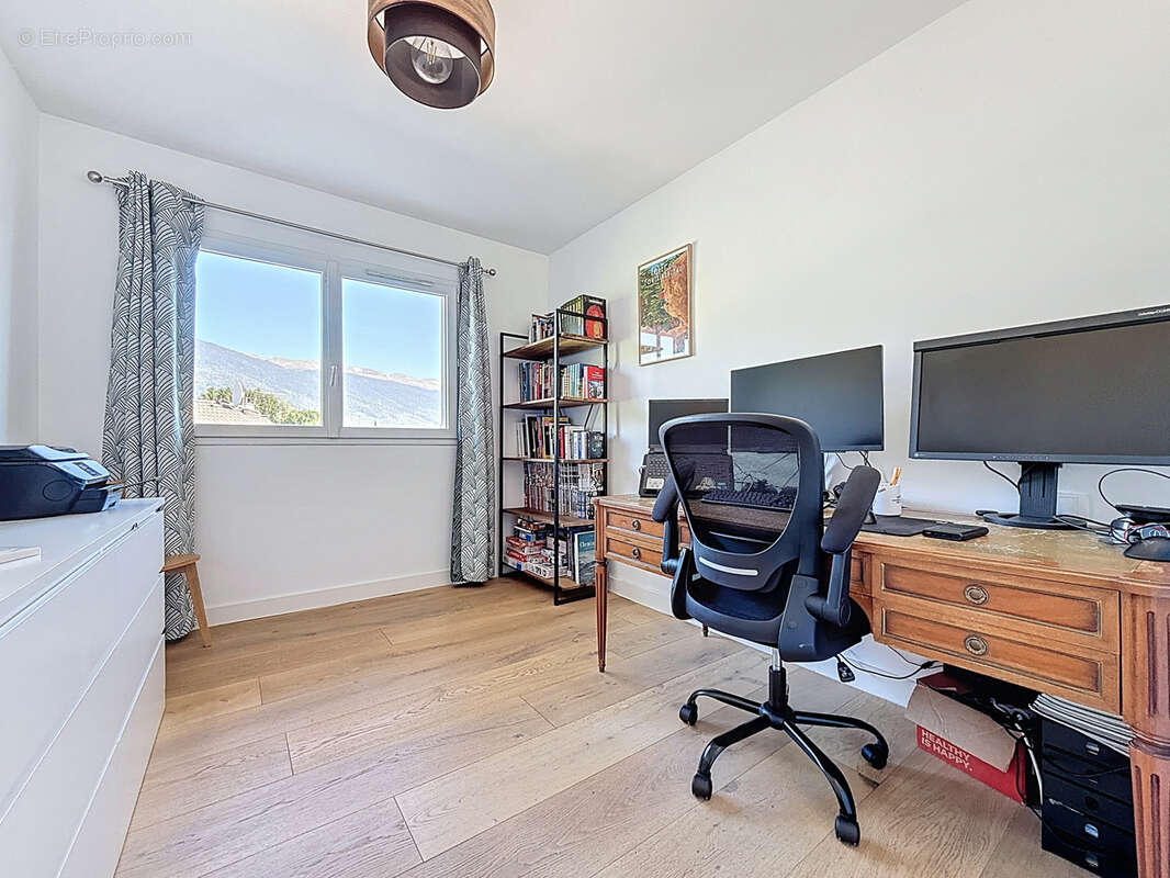 Appartement à SAINT-GENIS-POUILLY