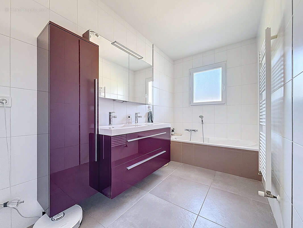 Appartement à SAINT-GENIS-POUILLY