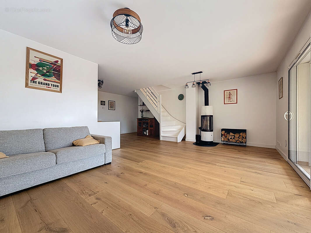 Appartement à SAINT-GENIS-POUILLY