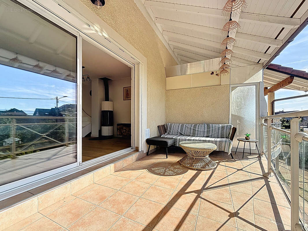 Appartement à SAINT-GENIS-POUILLY