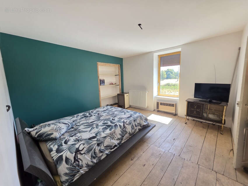 Maison à SAINT-GEORGES-DE-MONS