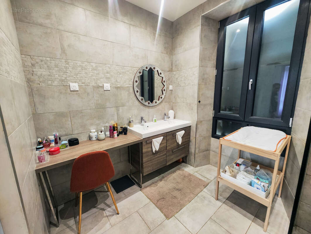 Appartement à PERTHES