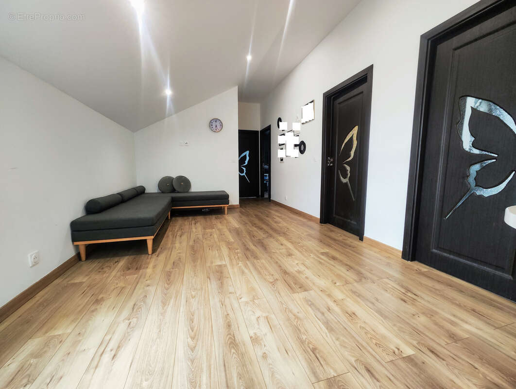 Appartement à PERTHES