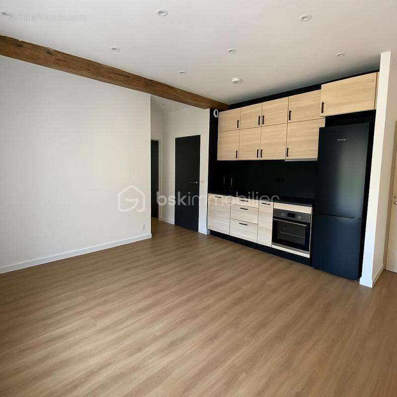 Appartement à GREZIEU-LA-VARENNE