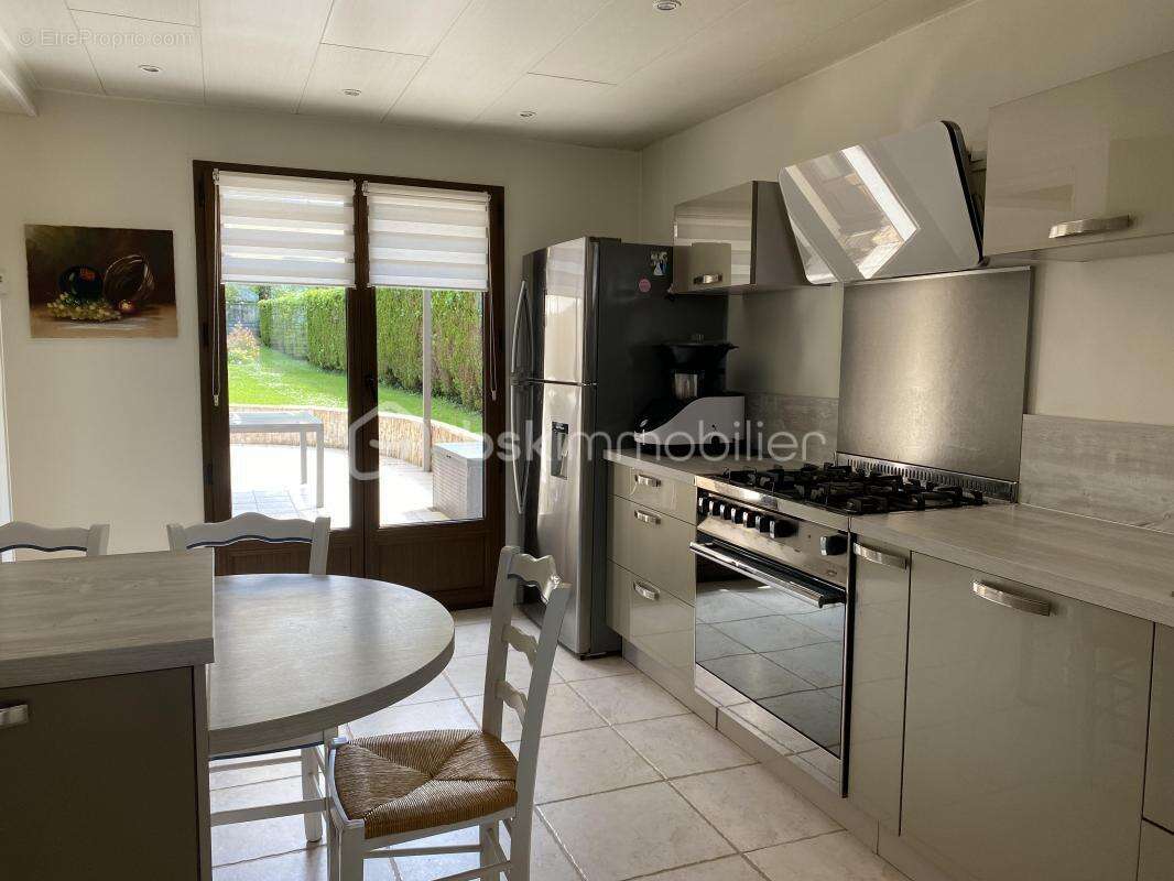 Maison à SAINTRY-SUR-SEINE