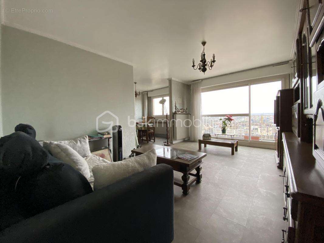 Appartement à CORBEIL-ESSONNES