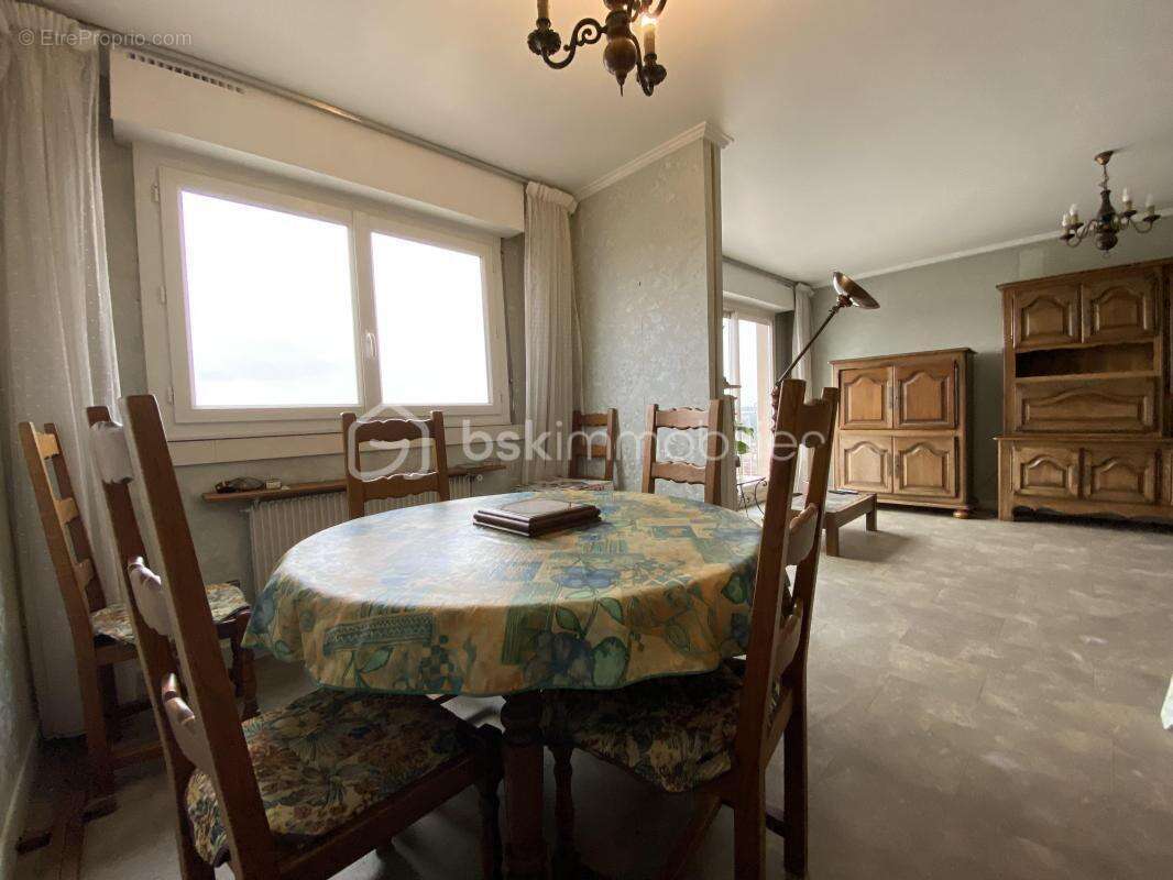 Appartement à CORBEIL-ESSONNES