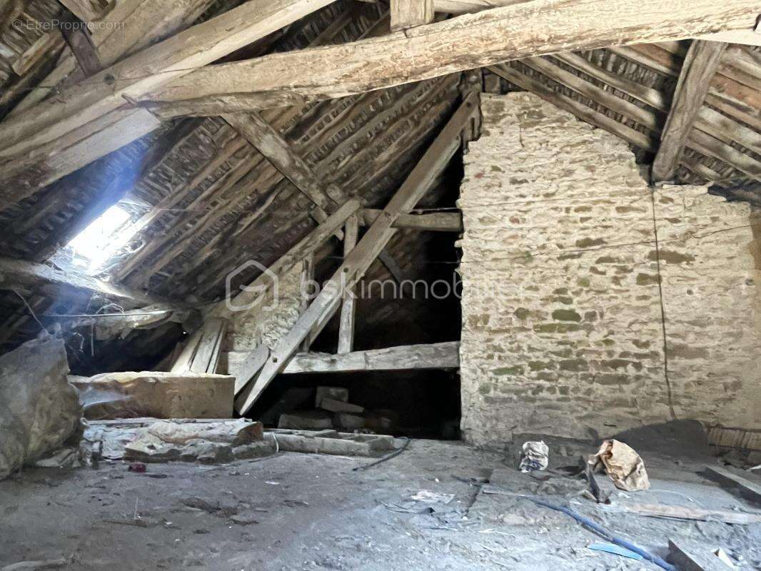 Maison à LIGNY-LE-CHATEL