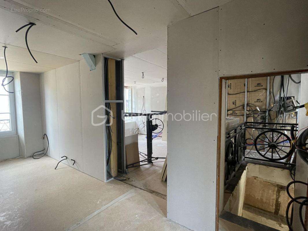 Maison à LIGNY-LE-CHATEL