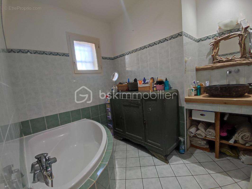 Maison à CHATEAUNEUF-DU-RHONE