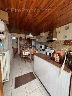 Maison à LES ORMES-SUR-VOULZIE