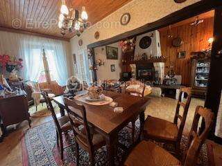 Maison à LES ORMES-SUR-VOULZIE