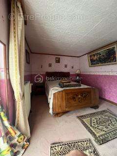 Maison à LES ORMES-SUR-VOULZIE