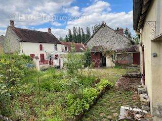 Maison à LES ORMES-SUR-VOULZIE