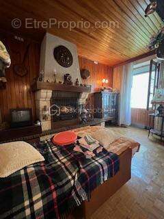 Maison à LES ORMES-SUR-VOULZIE