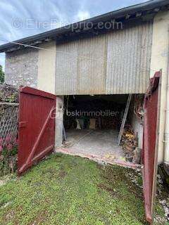 Maison à LES ORMES-SUR-VOULZIE