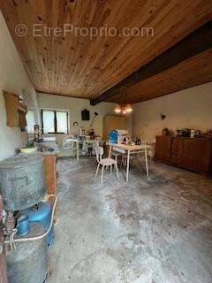 Maison à LES ORMES-SUR-VOULZIE