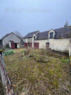 Maison à LES ORMES-SUR-VOULZIE
