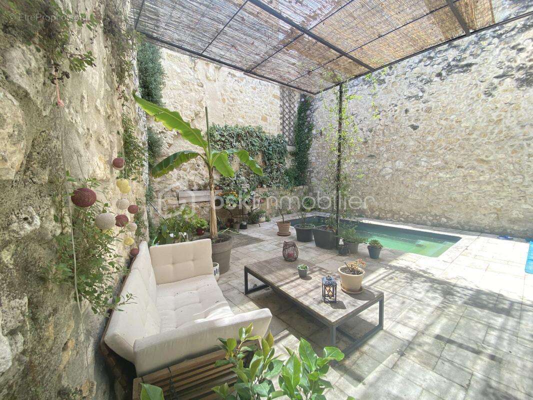 Maison à SAINT-CANNAT