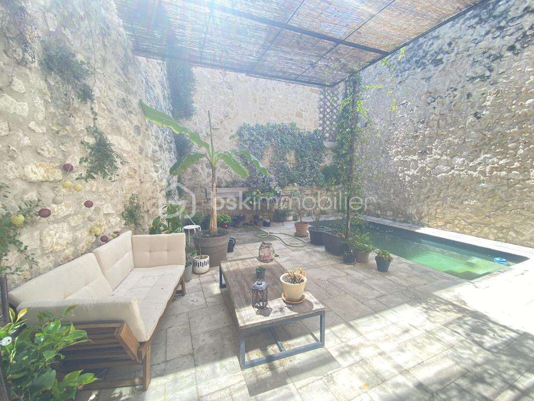 Maison à SAINT-CANNAT