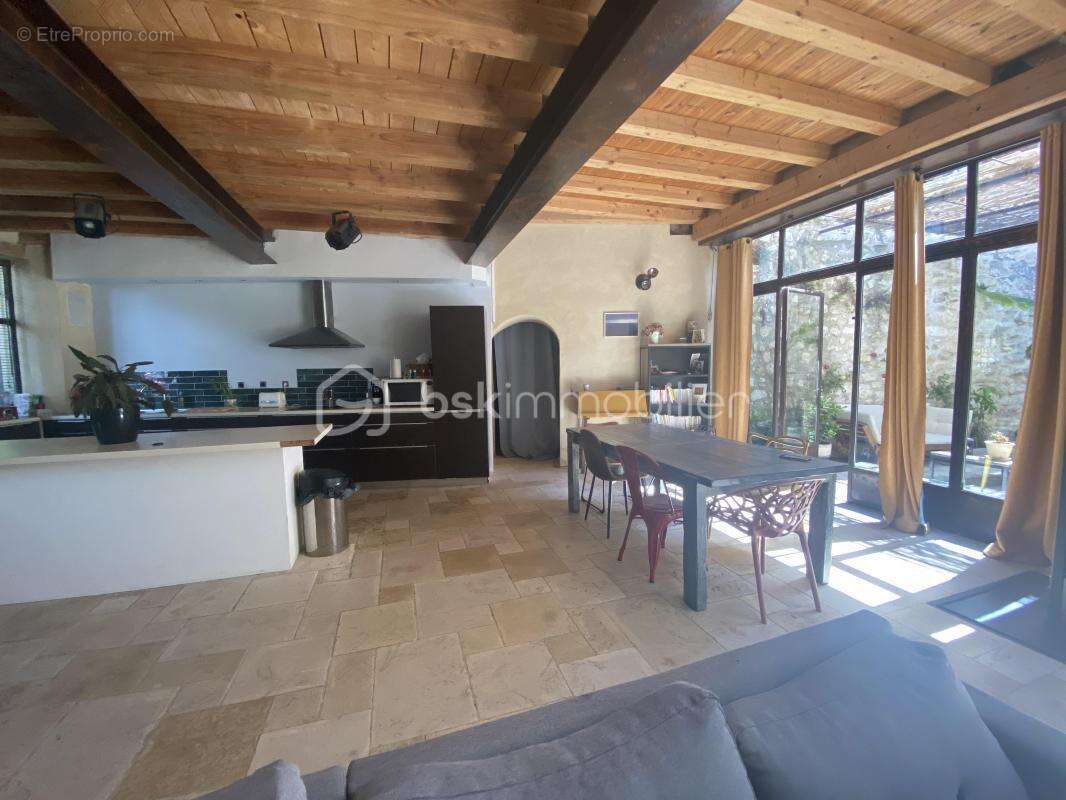 Maison à SAINT-CANNAT