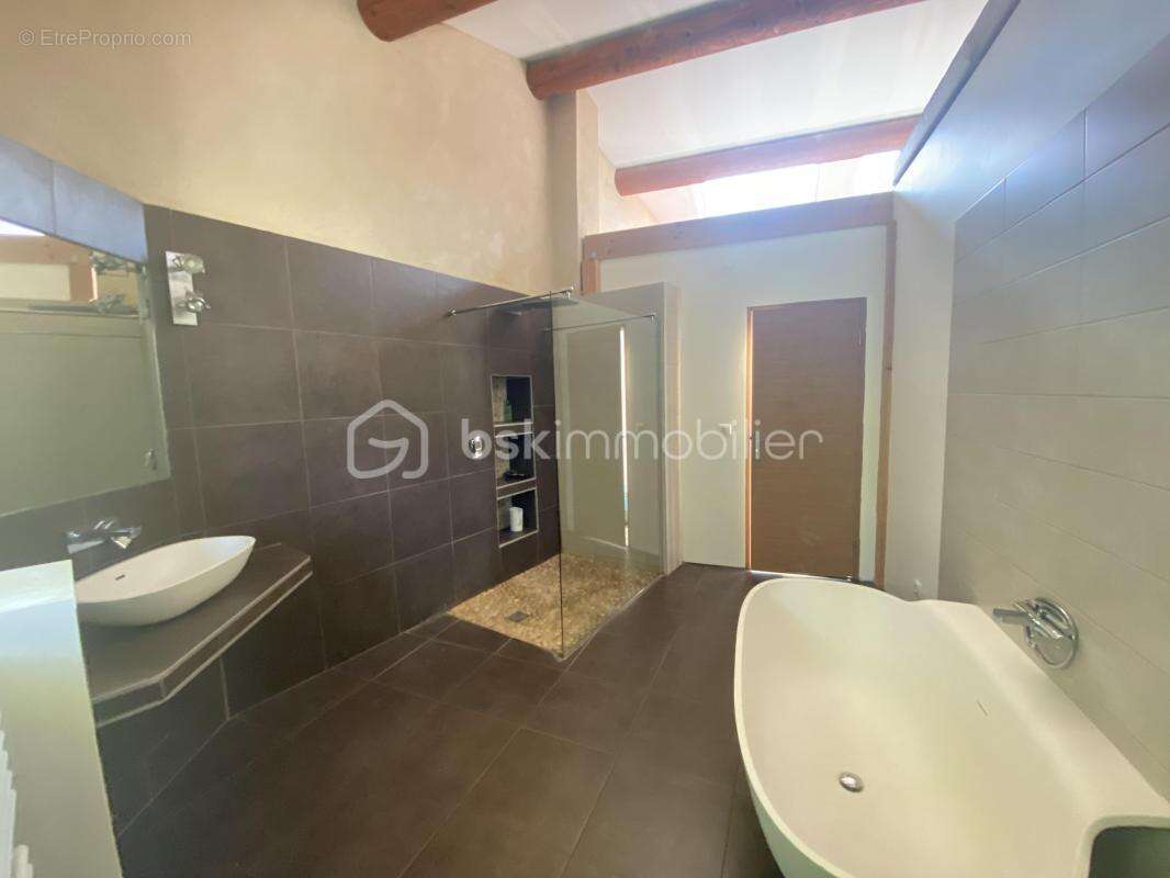 Maison à SAINT-CANNAT